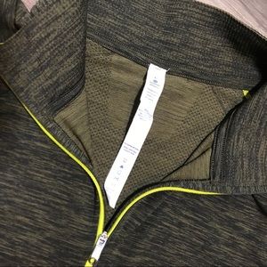 Lululemon Metal Vent Tech 1/2 zip